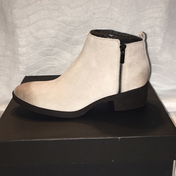 NIB KENNETH COLE NEW YORK WOMEN’S BOOTIE SIZE 8.5M - Picture 5 of 8